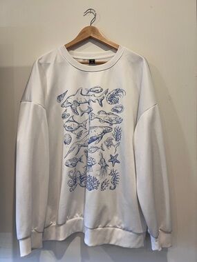 SHEIN White Crewneck Sweatshirt with Blue Marine Print